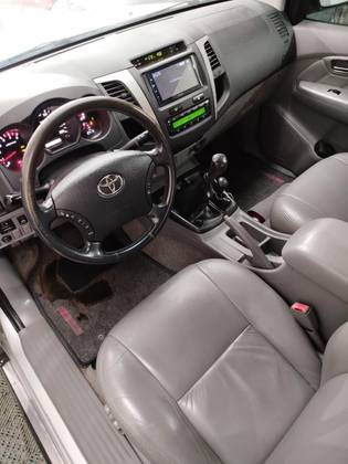 TOYOTA HILUX 3.0 SR 4X4 CD 16V TURBO INTERCOOLER DIESEL 4P MANUAL